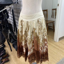 Load image into Gallery viewer, Elie Tahari lined cotton skirt 2
