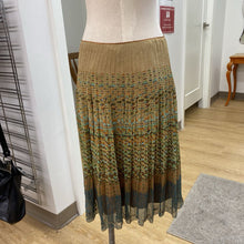Load image into Gallery viewer, Elie Tahari lined silk skirt 4
