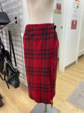 Load image into Gallery viewer, Eddie Bauer vintage wool blanket skirt 4
