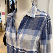Load image into Gallery viewer, Bella Dahl plaid top S
