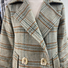 Load image into Gallery viewer, Pepaloves coat XS
