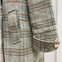 Load image into Gallery viewer, Pepaloves coat XS
