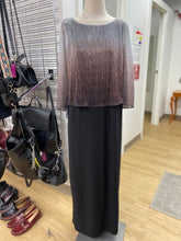 Load image into Gallery viewer, Laura evening dress NWT 14 Plus
