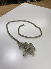 Load image into Gallery viewer, Nanni vintage metal mesh flower chain belt O/S
