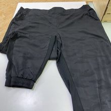 Load image into Gallery viewer, Athleta Brooklyn Lined Camo Jogger NWT 26
