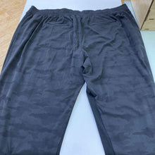 Load image into Gallery viewer, Athleta Brooklyn Lined Camo Jogger NWT 26
