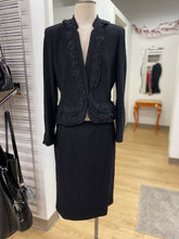 Load image into Gallery viewer, Albert Nipon vintage tweed suit 10
