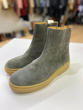 Load image into Gallery viewer, EL Natura Lista Suede boots 41
