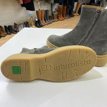 Load image into Gallery viewer, EL Natura Lista Suede boots 41
