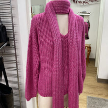 Load image into Gallery viewer, Poles Maison Montagut baby alpaca/blend sweater w scarf L
