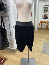 Load image into Gallery viewer, Judith &amp; Charles leather detail skirt 4
