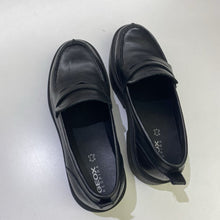 Load image into Gallery viewer, Geox lug sole loafers 9
