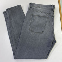 Load image into Gallery viewer, Vince Mason Relaxed jeans 29
