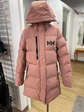 Load image into Gallery viewer, Helly Hansen winter coat M
