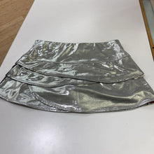 Load image into Gallery viewer, Lucky in Love skort M
