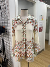 Load image into Gallery viewer, Melanie Lyne floral top 10
