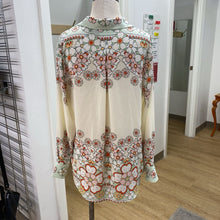 Load image into Gallery viewer, Melanie Lyne floral top 10
