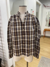 Load image into Gallery viewer, Gap plaid top M
