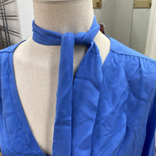 Load image into Gallery viewer, Judith &amp; Charles silk top 12
