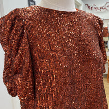 Load image into Gallery viewer, Anthropologie sequin top 4
