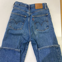 Load image into Gallery viewer, Levis ribcage straight 26
