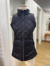 Load image into Gallery viewer, Lululemon puffy vest 6
