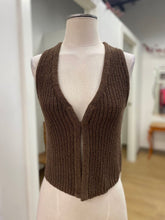 Load image into Gallery viewer, Twik/Simons knit vest M
