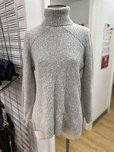Load image into Gallery viewer, Ted Baker sweater 2/M
