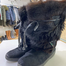 Load image into Gallery viewer, Pajar fur boots 38
