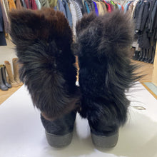 Load image into Gallery viewer, Pajar fur boots 38

