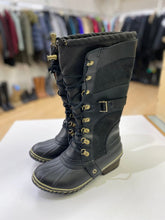 Load image into Gallery viewer, Sorel Conquest Carly boots 7
