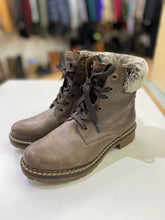 Load image into Gallery viewer, Pajar leather boots 6/6.5 37
