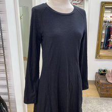 Load image into Gallery viewer, Toad &amp; Co dress with pockets M
