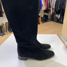 Load image into Gallery viewer, Browns pull on suede boots 38
