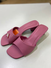 Load image into Gallery viewer, Zara mules 37
