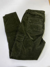 Load image into Gallery viewer, Vince skinny cords 8
