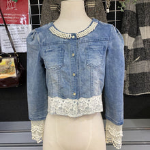 Load image into Gallery viewer, Semi-crop denim jacket S
