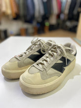Load image into Gallery viewer, New Balance CT302 sneakers 7.5

