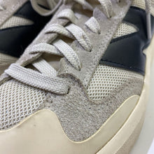 Load image into Gallery viewer, New Balance CT302 sneakers 7.5
