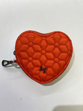 Load image into Gallery viewer, Lug heart coin purse
