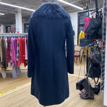 Load image into Gallery viewer, Laura Faux fur collar coat 2
