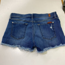 Load image into Gallery viewer, Seven for All mankind denim shorts 30
