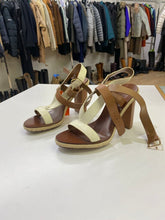 Load image into Gallery viewer, Tory Burch strappy leather sandals 6.5
