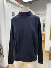 Load image into Gallery viewer, ALO turtleneck M
