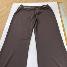 Load image into Gallery viewer, New Balance pants L
