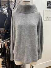 Load image into Gallery viewer, Banana Republic turtleneck sweater M

