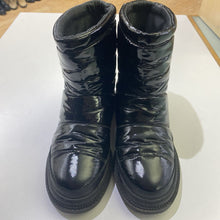 Load image into Gallery viewer, Sam Edelman quilted boots 7
