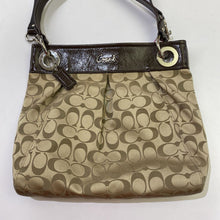 Load image into Gallery viewer, Coach fabric/patent leather handbag
