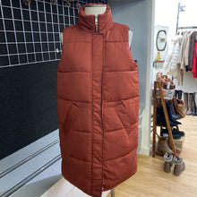 Load image into Gallery viewer, Vero Moda long quilted vest XS
