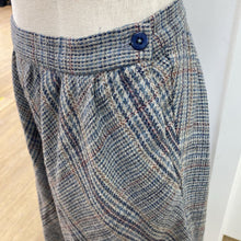Load image into Gallery viewer, MJ vintage wool/blend skirt 13-fits XS/S
